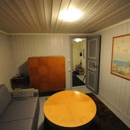Sjarmerende Historisk Leilighet Midt I Tromso Exterior photo