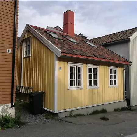 Sjarmerende Historisk Leilighet Midt I Tromso Exterior photo