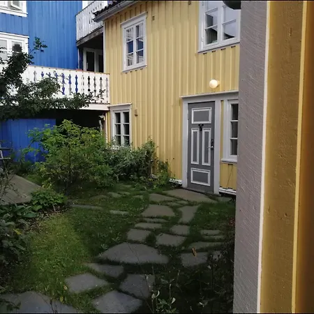 Sjarmerende Historisk Leilighet Midt I Tromso Exterior photo