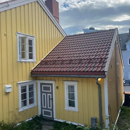 Sjarmerende Historisk Leilighet Midt I Tromso Exterior photo